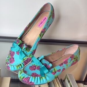 Betsey Johnson Summer Flats Slippers Bright EUC Size 10